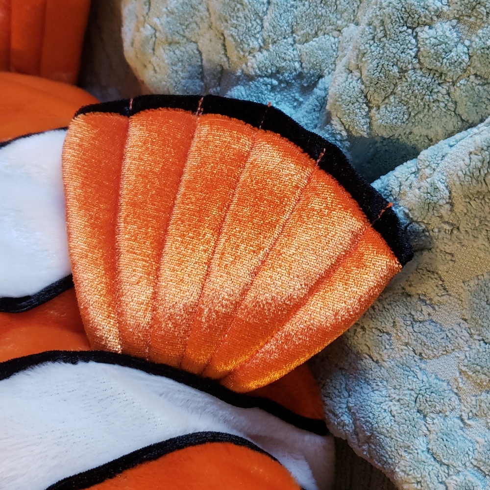 DISNEY / PIXAR Plush Hat - Finding Nemo Costume Hat - Size Youth - NEW - Picture 9 of 13